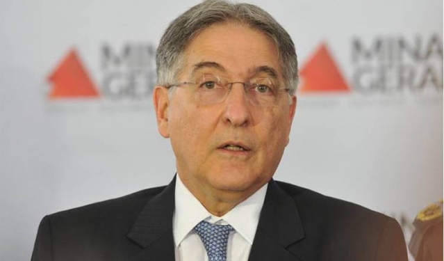 Governador Fernando Pimentel foi denunciado por crime de responsabilidade Governador Fernando Pimentel foi denunciado por crime de responsabilidade