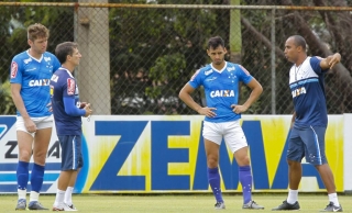 Invicto no Estadual, Cruzeiro defende tabu de quase 30 anos contra o Uberlândia (Foto: Washington Alves/Light Press) Invicto no Estadual, Cruzeiro defende tabu de quase 30 anos contra o Uberlândia (Foto: Washington Alves/Light Press)