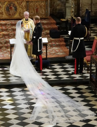 Meghan Markle e prÃÂncipe Harry no altar da capela (Foto: Owen Humphreys/PA WIRE) Meghan Markle e prÃÂncipe Harry no altar da capela (Foto: Owen Humphreys/PA WIRE)