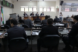 Com a aprovação do projeto as Leis 1556/1973, que criou o benefÃcio, e as leis 2039/79 e 2425/87, que reajustaram os salários foram revogadas (Foto: Divulgação/Câmara de Itabira) Com a aprovação do projeto as Leis 1556/1973, que criou o benefÃcio, e as leis 2039/79 e 2425/87, que reajustaram os salários foram revogadas (Foto: Divulgação/Câmara de Itabira)