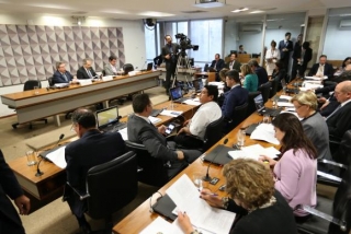 A Comissão Especial do Impeachment no Senado discute a admissibilidade do processo de impeachment contra a presidente Dilma Rousseff (Foto: Fabio Rodrigues Pozzebom/Agência Brasil) A Comissão Especial do Impeachment no Senado discute a admissibilidade do processo de impeachment contra a presidente Dilma Rousseff (Foto: Fabio Rodrigues Pozzebom/Agência Brasil)