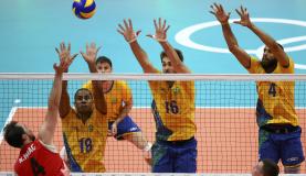 Após inÃcio ruim, Brasil vence Canadá no vôlei masculino por 3 sets a 1 (Foto: Marcelo del Pozo/Reuters) Após inÃcio ruim, Brasil vence Canadá no vôlei masculino por 3 sets a 1 (Foto: Marcelo del Pozo/Reuters)