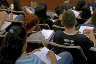 Inep deixa claro que a decisão pela correção dos participantes que se esqueceram da transcrição é extraordinária (Foto: Wilson Dias/Agência Brasil) Inep deixa claro que a decisão pela correção dos participantes que se esqueceram da transcrição é extraordinária (Foto: Wilson Dias/Agência Brasil)