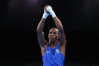 Robson Conceição vai para semifinal e já garante bronze no boxe na Rio 2016 (Foto: Reuters/Peter Cziborra) Robson Conceição vai para semifinal e já garante bronze no boxe na Rio 2016 (Foto: Reuters/Peter Cziborra)