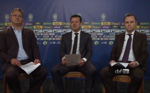 Dunga divulga lista ao lado de Rogério Micale e Andrey Lopes (Foto: Reprodução/CBF TV) Dunga divulga lista ao lado de Rogério Micale e Andrey Lopes (Foto: Reprodução/CBF TV)