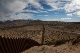 Muro na fronteira entre os Estados Unidos e o México (Foto: Divulgação/Agência Lusa) Muro na fronteira entre os Estados Unidos e o México (Foto: Divulgação/Agência Lusa)