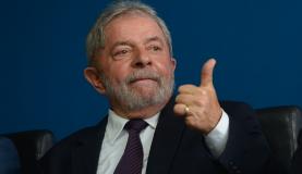 Ex-presidente Luiz Inácio Lula da Silva adiantou que aconselhará a presidenta a se aproximar da população e de organizações sociais (Foto: José Cruz/Agência Brasil) Ex-presidente Luiz Inácio Lula da Silva adiantou que aconselhará a presidenta a se aproximar da população e de organizações sociais (Foto: José Cruz/Agência Brasil)