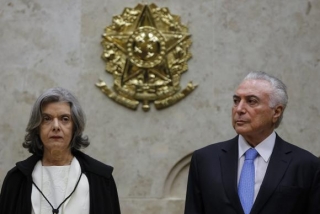 O presidente Michel Temer e a presidente do Supremo Tribunal Federal, Cármen Lúcia, participam da sessão especial de abertura do ano Judiciário 2018 (Foto: Marcos Correa/PR) O presidente Michel Temer e a presidente do Supremo Tribunal Federal, Cármen Lúcia, participam da sessão especial de abertura do ano Judiciário 2018 (Foto: Marcos Correa/PR)