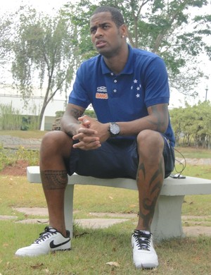 Dedé poderá não atuar no primeiro semestre de 2015 pelo Cruzeiro (Foto: Tayrane Corrêa) Dedé poderá não atuar no primeiro semestre de 2015 pelo Cruzeiro (Foto: Tayrane Corrêa)