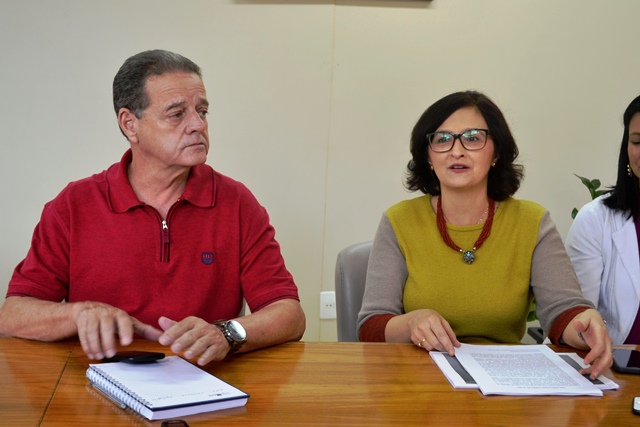 Prefeito Ronaldo Magalhães e a secretária de Saúde Rosana Linhares. Foto: Ageu Ebert Prefeito Ronaldo Magalhães e a secretária de Saúde Rosana Linhares. Foto: Ageu Ebert