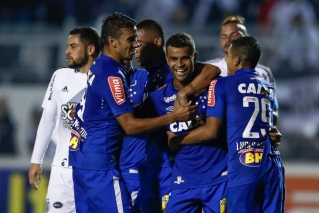 Raposa fez 4 a 0 na Ponte Preta e se recuperou de sequência negativa (Foto: Marcello Zambrana/Light Press/Cruzeiro) Raposa fez 4 a 0 na Ponte Preta e se recuperou de sequência negativa (Foto: Marcello Zambrana/Light Press/Cruzeiro)