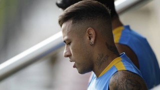 Neymar em treino do Barcelona (Foto: Manu Fernandez/AP) Neymar em treino do Barcelona (Foto: Manu Fernandez/AP)