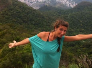Fotos da jovem no Brasil podem ser vistas em sua página no Facebook (Foto: Facebook/Reprodução) Fotos da jovem no Brasil podem ser vistas em sua página no Facebook (Foto: Facebook/Reprodução)