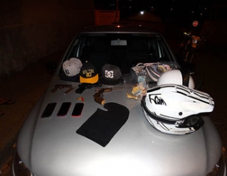 foram apreendidos uma pistola Beretta calibre .22 com uma munição, uma garrucha longa calibre .36 e uma réplica de arma de fogo (Foto: Divulgação) foram apreendidos uma pistola Beretta calibre .22 com uma munição, uma garrucha longa calibre .36 e uma réplica de arma de fogo (Foto: Divulgação)