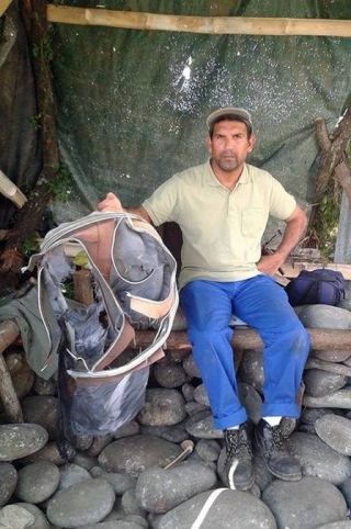  FuncionÃ¡rios que atuam na limpeza da ilha encontraram a mala com rodinhas (Foto: AFP PHOTO/Linfo.re/Antenne RÃ©union)