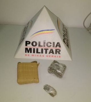 A PolÃÂcia tem intensificado o combate ao tráfico de drogas em Itabira (Foto: Divulgação/PM) A PolÃÂcia tem intensificado o combate ao tráfico de drogas em Itabira (Foto: Divulgação/PM)