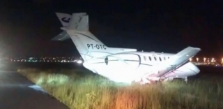 A empresa de táxi aéreo LÃder Aviação, emitiu nota em que afirma que houve indicação de pane, mas sem detalhar o defeito (Foto: Reprodução/Redes Sociais) A empresa de táxi aéreo LÃder Aviação, emitiu nota em que afirma que houve indicação de pane, mas sem detalhar o defeito (Foto: Reprodução/Redes Sociais)