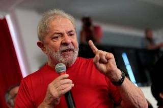 Ex-presidente se comparou a Nelson Mandela (Foto: Leonardo Benassatto/Reuters) Ex-presidente se comparou a Nelson Mandela (Foto: Leonardo Benassatto/Reuters)