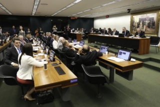 A Comissão Especial da Reforma PolÃtica retoma os debates Fabio Rodrigues Pozzebom/Arquivo Agência Brasil) A Comissão Especial da Reforma PolÃtica retoma os debates Fabio Rodrigues Pozzebom/Arquivo Agência Brasil)