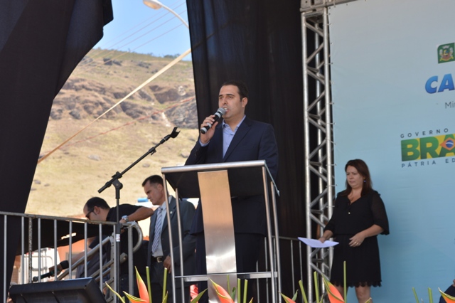 O prefeito Teófilo Torres, durante seu discurso, anunciou a construção de uma nova creche para atender à população da região do Residencial (Foto: ACOM/PMJM) O prefeito Teófilo Torres, durante seu discurso, anunciou a construção de uma nova creche para atender à população da região do Residencial (Foto: ACOM/PMJM)