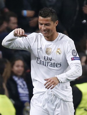 CR7 segue envolvido em rumores com o PSG (Foto: Reuters) CR7 segue envolvido em rumores com o PSG (Foto: Reuters)