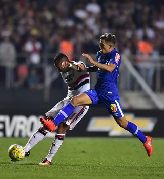 Wesley solta a bomba de perna esquerda para fazer o gol do jogo no Morumbi (Foto: Marcos Ribolli) Wesley solta a bomba de perna esquerda para fazer o gol do jogo no Morumbi (Foto: Marcos Ribolli)