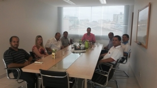 Dentre os assuntos tratados está a possibilidade da realização de uma feira com empresas locais (Foto: Divulgação) Dentre os assuntos tratados está a possibilidade da realização de uma feira com empresas locais (Foto: Divulgação)