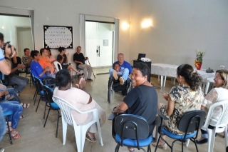 Durante a apresentação, Oliveira, que é cadeirante, fez algumas atividades envolvendo os participantes para demonstrar que o deficiente é capaz de fazer diversas atividades (Foto: Marilane Batista/Ascom) Durante a apresentação, Oliveira, que é cadeirante, fez algumas atividades envolvendo os participantes para demonstrar que o deficiente é capaz de fazer diversas atividades (Foto: Marilane Batista/Ascom)