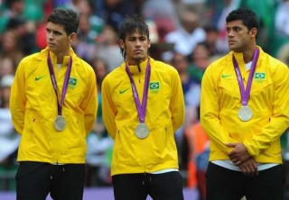 Neymar, que ficou de fora da Copa América Centenário para disputar a Rio 2016, foi um dos destaques do Brasil nos Jogos OlÃmpicos de Londres, em 2012, na qual os brasileiros ficaram com a medalha de prata ao serem derrotados pelo México na decisão (Foto: Getty Images) Neymar, que ficou de fora da Copa América Centenário para disputar a Rio 2016, foi um dos destaques do Brasil nos Jogos OlÃmpicos de Londres, em 2012, na qual os brasileiros ficaram com a medalha de prata ao serem derrotados pelo México na decisão (Foto: Getty Images)
