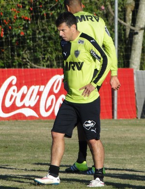 Leandro Donizete diz que pretende seguir no Atlético-MG (Foto: Léo Simonini/GloboEsporte.com) Leandro Donizete diz que pretende seguir no Atlético-MG (Foto: Léo Simonini/GloboEsporte.com)