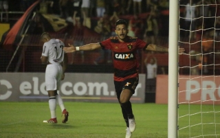 Sport vence o Galo por 3 a 2 (Foto: Sport Divulgação) Sport vence o Galo por 3 a 2 (Foto: Sport Divulgação)