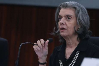 No sábado, após a publicação da reportagem, Cármen Lúcia emitiu uma nota condenando com veemência as suspeitas de monitoramento de ministros do STF (Foto: Foto: José Cruz/Agência Brasil) No sábado, após a publicação da reportagem, Cármen Lúcia emitiu uma nota condenando com veemência as suspeitas de monitoramento de ministros do STF (Foto: Foto: José Cruz/Agência Brasil)