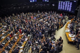 Plenário da Câmara rejeitou autorização para STF investigar denúncia contra o presidente Michel Temer (Foto: Wilson Dias/Agência Brasil) Plenário da Câmara rejeitou autorização para STF investigar denúncia contra o presidente Michel Temer (Foto: Wilson Dias/Agência Brasil)