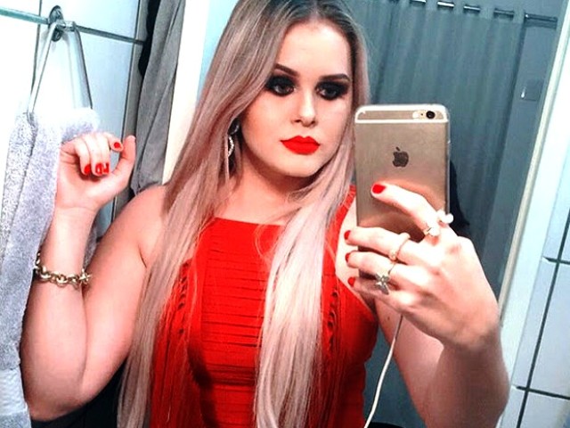 Lidiane Leite assumiu a prefeitura aos 22 anos. Suspeita de desvios de recursos públicos, ela ostentava luxo nas redes sociais (Foto: Arquivo pessoal) Lidiane Leite assumiu a prefeitura aos 22 anos. Suspeita de desvios de recursos públicos, ela ostentava luxo nas redes sociais (Foto: Arquivo pessoal)