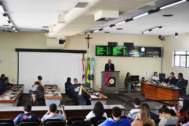 Torrinha disse que há hoje sobre Itabira uma nuvem escura e pediu ao itabirano para não desistir e continuar acreditando. (Foto: Ageu Ebert) Torrinha disse que há hoje sobre Itabira uma nuvem escura e pediu ao itabirano para não desistir e continuar acreditando. (Foto: Ageu Ebert)
