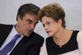 O ministro da Justiça falou sobre a questão do impeachment após participar, ao lado da presidenta Dilma Rousseff, da solenidade de entrega do 21º Prêmio Direitos Humanos, no Palácio do Planalto (Foto: Marcelo Camargo/Agência Brasil) O ministro da Justiça falou sobre a questão do impeachment após participar, ao lado da presidenta Dilma Rousseff, da solenidade de entrega do 21º Prêmio Direitos Humanos, no Palácio do Planalto (Foto: Marcelo Camargo/Agência Brasil)