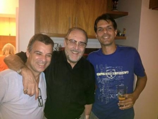 Ultimo registro: Miele comemorando o aniversário de um amigo na madrugada de segunda-feira (Foto: Facebook ) Ultimo registro: Miele comemorando o aniversário de um amigo na madrugada de segunda-feira (Foto: Facebook )