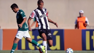 Leonardo Silva Atlético-MG e Erik Goiás Brasileirão (Foto: Francisco Stuckert/Agência Estado) Leonardo Silva Atlético-MG e Erik Goiás Brasileirão (Foto: Francisco Stuckert/Agência Estado)