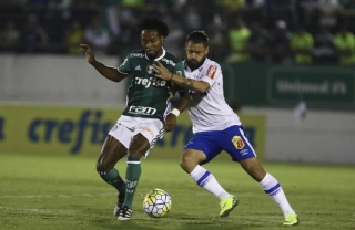 Palmeiras e Cruzeiro ficaram no 0 a 0 em Araraquara (Foto: Célio Messias /Light Press/Cruzeiro) Palmeiras e Cruzeiro ficaram no 0 a 0 em Araraquara (Foto: Célio Messias /Light Press/Cruzeiro)