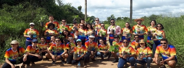 Grupo de voluntários que atua no Ecofolia forma uma rede atuante em outros eventos ao longo do ano . (Divulgação: IEF) Grupo de voluntários que atua no Ecofolia forma uma rede atuante em outros eventos ao longo do ano . (Divulgação: IEF)