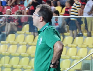 Enderson Moreira estreou com derrota para o Flamengo (Foto: Carlos Cruz/AFC) Enderson Moreira estreou com derrota para o Flamengo (Foto: Carlos Cruz/AFC)