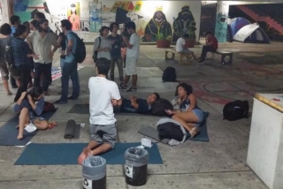 Estudantes da UFMG contrários ao impeachment acampam no pártio da Faculdade de Direito (Foto: Léo Rodrigues/Agência Brasil) Estudantes da UFMG contrários ao impeachment acampam no pártio da Faculdade de Direito (Foto: Léo Rodrigues/Agência Brasil)