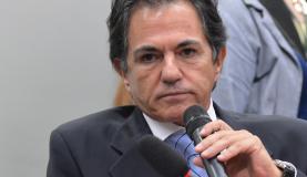 Presidente da Setal Engenharia, Augusto Mendonça Neto, disse na CPI que Vaccari cuidava das contas do PT desde 2008 (Foto: Antonio Cruz/Agencia Brasil) Presidente da Setal Engenharia, Augusto Mendonça Neto, disse na CPI que Vaccari cuidava das contas do PT desde 2008 (Foto: Antonio Cruz/Agencia Brasil)