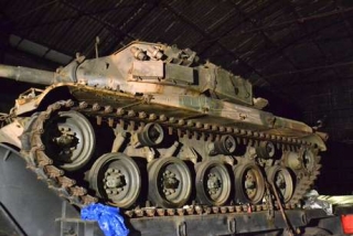 Tanque de guerra foi encontrado em um galpÃ£o na zona sul de SÃ£o Paulo (Foto: Edu Silva/Futura Press)