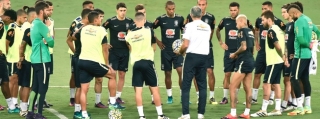 Apesar do pouco tempo, Tite conseguiu devolver a confiança aos jogadores da Seleção, que busca a terceira vitória seguida sob o comando do treinador hoje, contra a BolÃvia (Foto: Nelson Almeida/AFP) Apesar do pouco tempo, Tite conseguiu devolver a confiança aos jogadores da Seleção, que busca a terceira vitória seguida sob o comando do treinador hoje, contra a BolÃvia (Foto: Nelson Almeida/AFP)