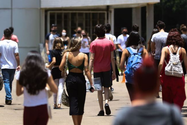 Enem: prazo para solicitar isenção da taxa de inscrição começa hoje