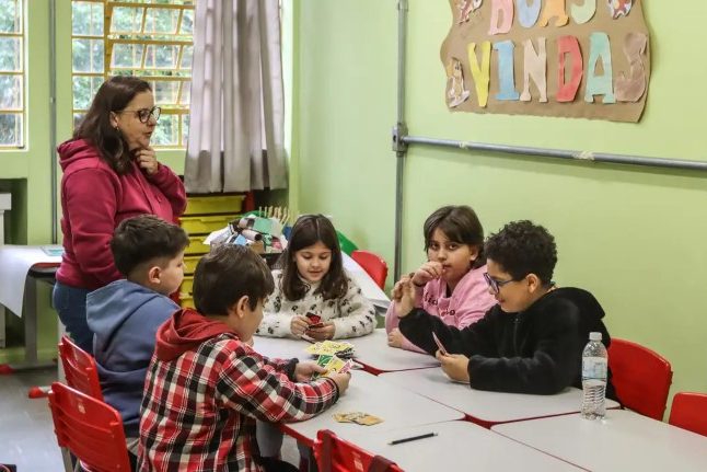 Cerca de 173 mil estudantes estão sem previsão de volta às aulas no RS