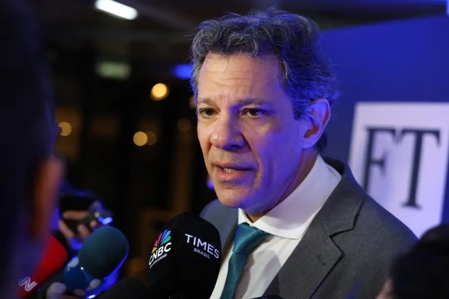 Haddad acusa EUA de exigir “solução constitucionalmente impossível” do Brasil