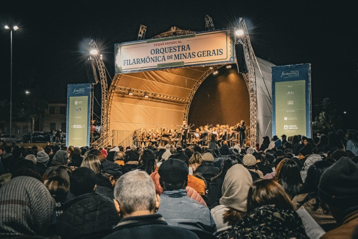 Filarmônica de Minas Gerais faz concerto gratuito ao ar livre em Santa Bárbara