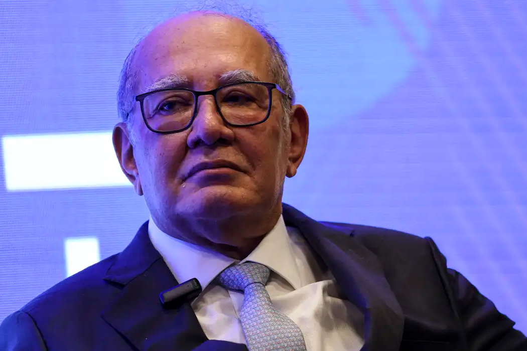Gilmar Mendes diz que regra de afastamento de ministros do STF “caducou” e defende liminar